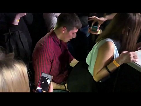 ❤️ Sessu reale in una discoteca russa. Una ragazza russa di 18 anni in l'anu è a vagina scopata in una discoteca ❤️❌ Porno à co.hentaiteca.ru ❌️
