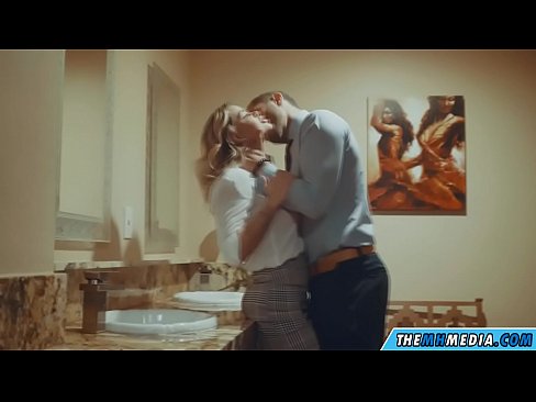 ❤️ Quandu una bionda tettona ti seduce in un bagnu publicu ❤️❌ Porno à co.hentaiteca.ru ❌️